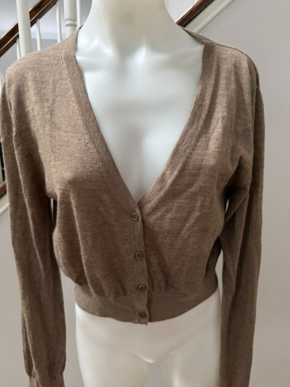 Éterne Cashmere V-Neck Cardigan Sweater M/L
